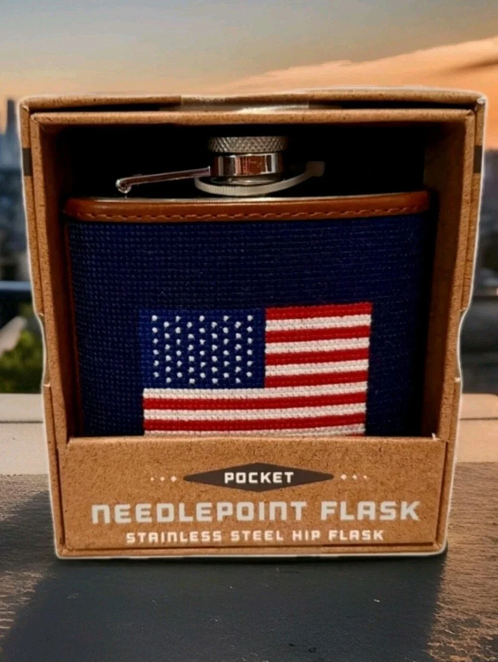 THE KRAFTSMAN CO. :AMERICAN FLAG: NEEDLEPOINT: STAINLESS STEEL: FLASK: 6 OZ: NEW